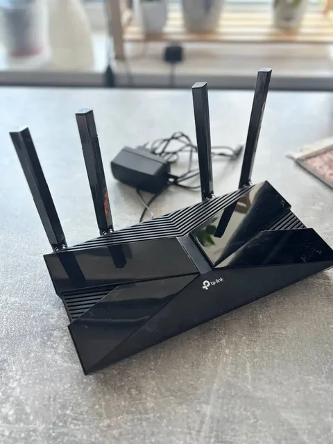 Роутер TP-Link б/у - Аксессуары для ноутбуков в Москва