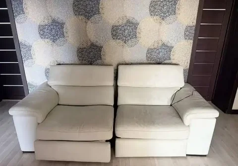 Кожаный диван из двух кресел с массажёром - Подарки в Барнаул