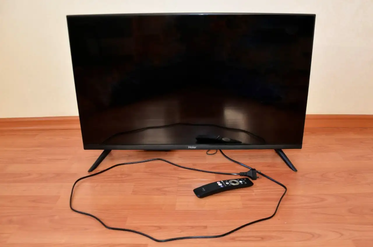 Продается телевизор Haier Smart диагональ 32дм (81см) - Телевизоры (Электроника) в Барнаул