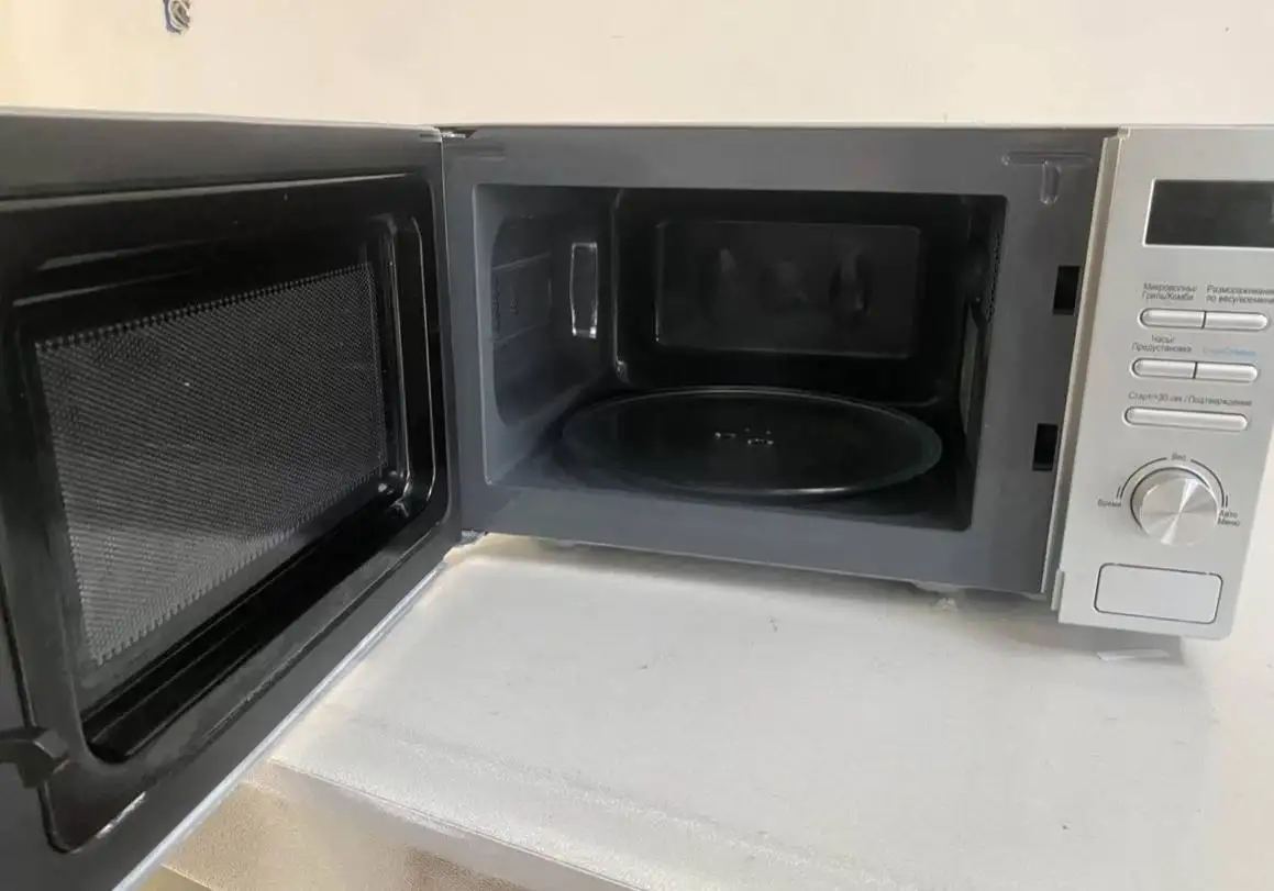 Микроволновка отдам даром - Кухонная техника (Барахолка) в Барнаул