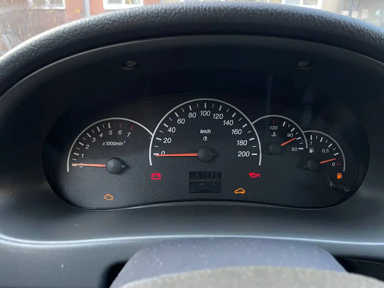 Продажа автомобиля 2011 года в хорошем состоянии