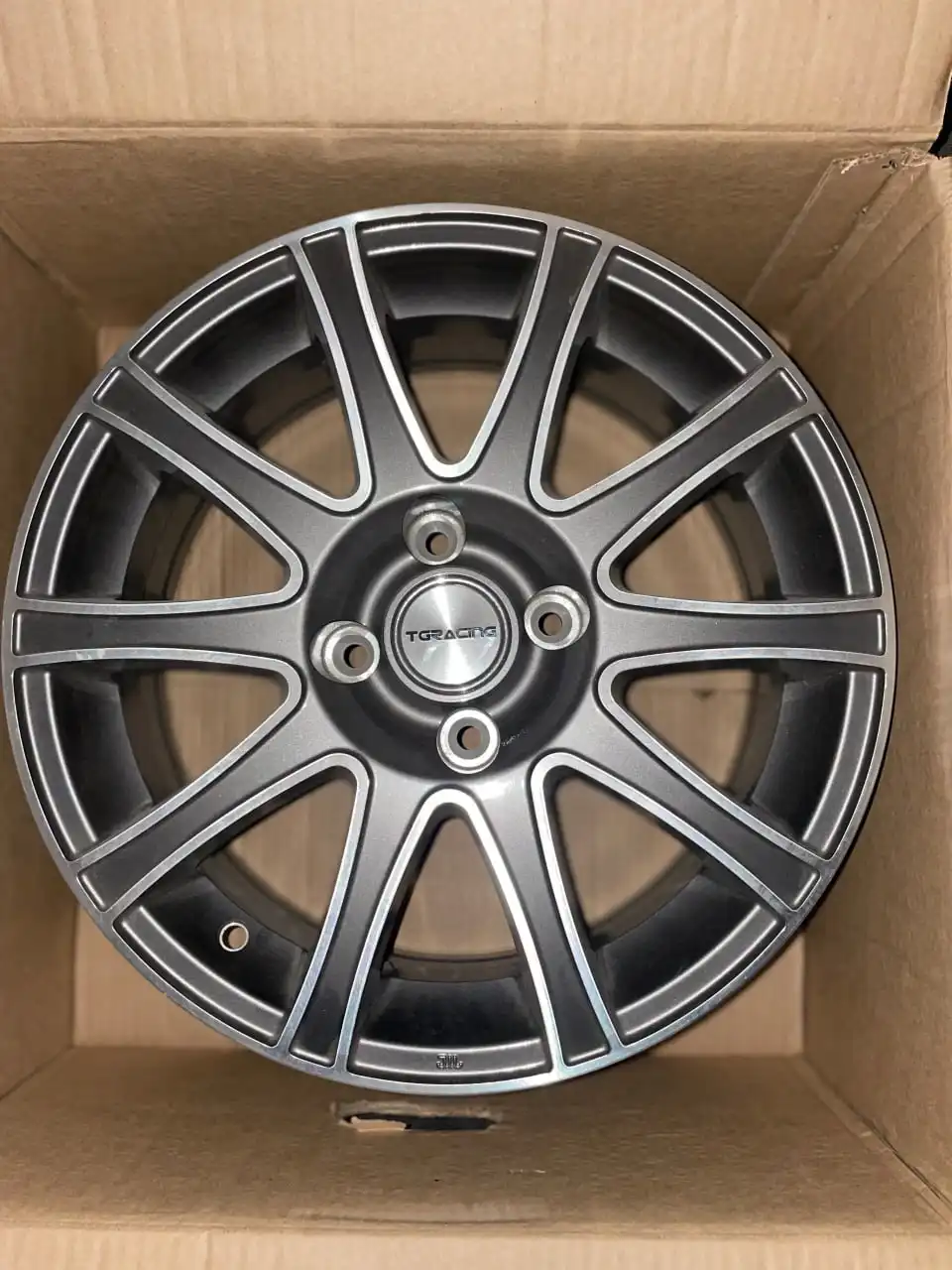 Продажа комплектов автомобильных дисков