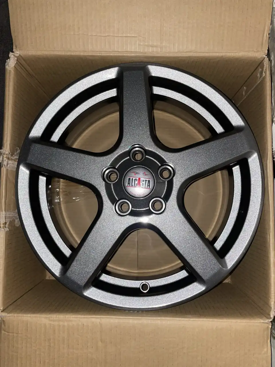 Продажа комплектов автомобильных дисков