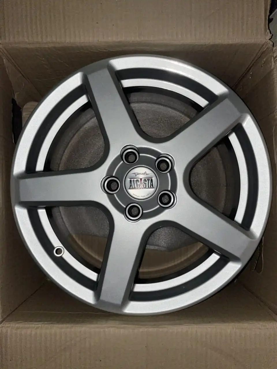 Продажа комплектов автомобильных дисков