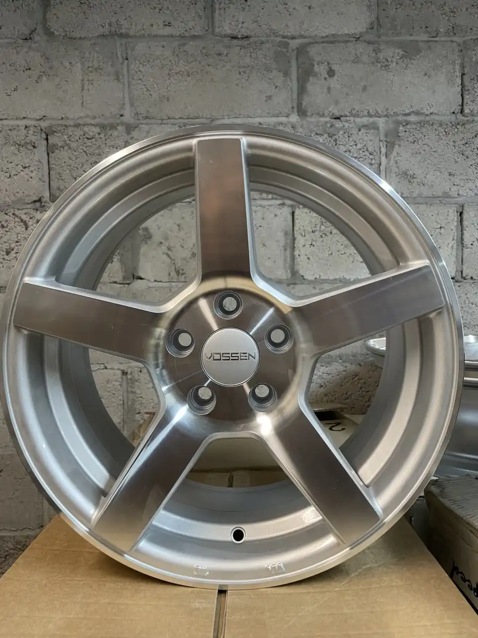 Продажа комплектов автомобильных дисков