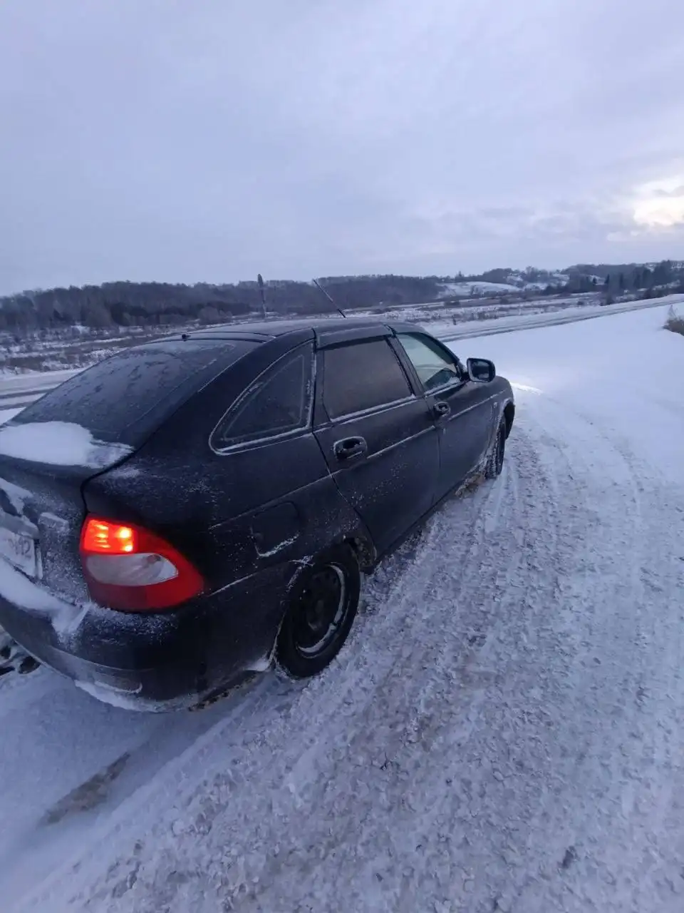 Продажа двух автомобилей Lada Priora 2013 года