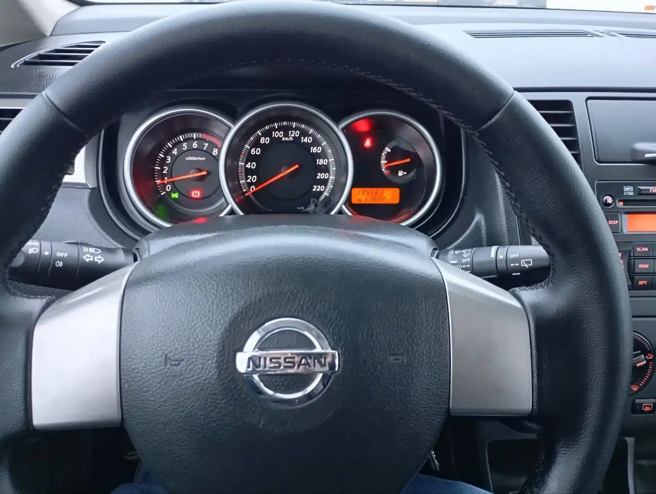 Автомобиль 2011 года, пробег 135000 км, механика, кондиционер