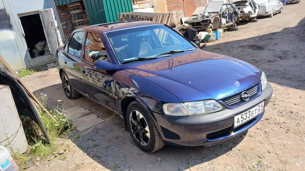 Продажа автомобиля Audi A8 105т 98г