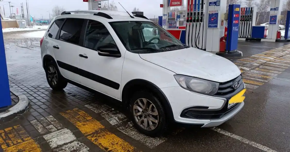 Лада Гранта Кросс 2023 в Чебоксарах