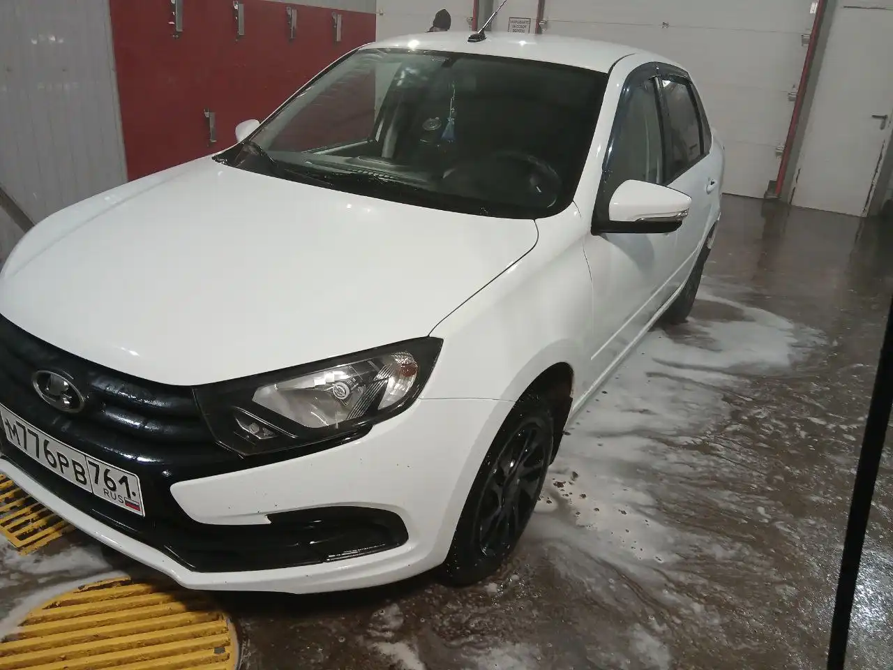 Продам автомобиль 2023 года в идеальном состоянии