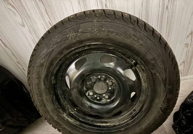 Продажа б/у штампованных дисков с резиной 185/65/15 4x98 - Авто в Йошкар-Ола