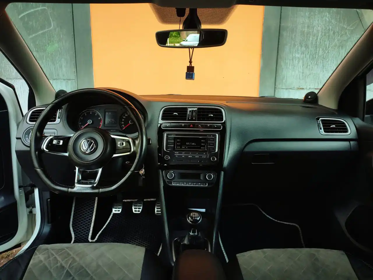 Volkswagen Polo 2016 года, 1.4 TSI, 125 л.с., МКПП6, комплектация GT - Легковые автомобили (Авто) в Чебоксары