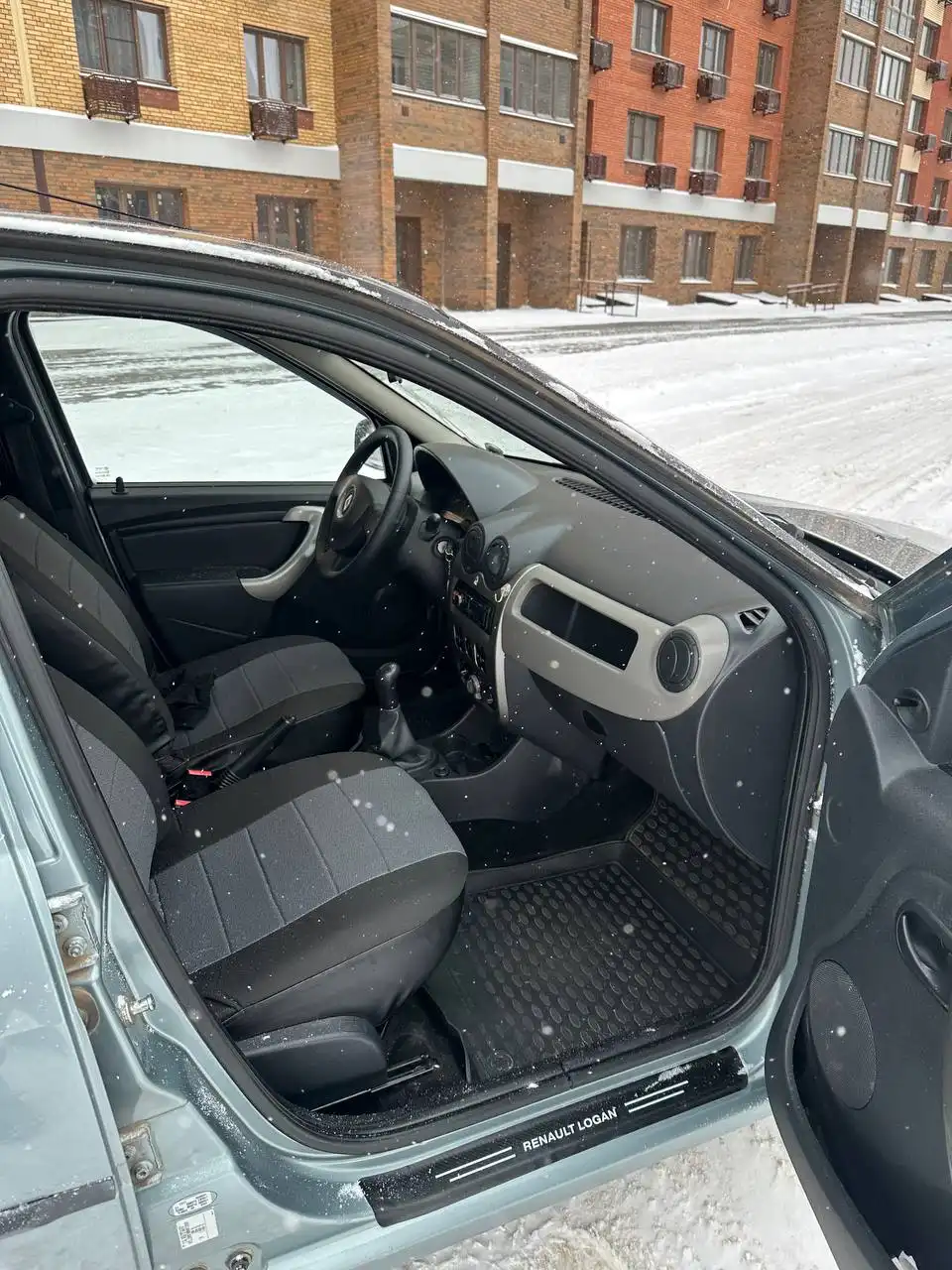 Продажа Рено Логан 2011 года - Авто в Чебоксары