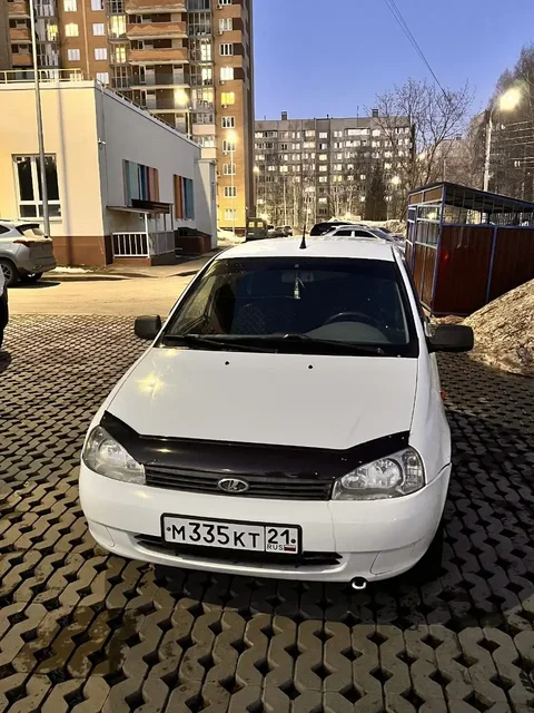 Lada Kalina 2012 года - Паркетник в Чебоксары