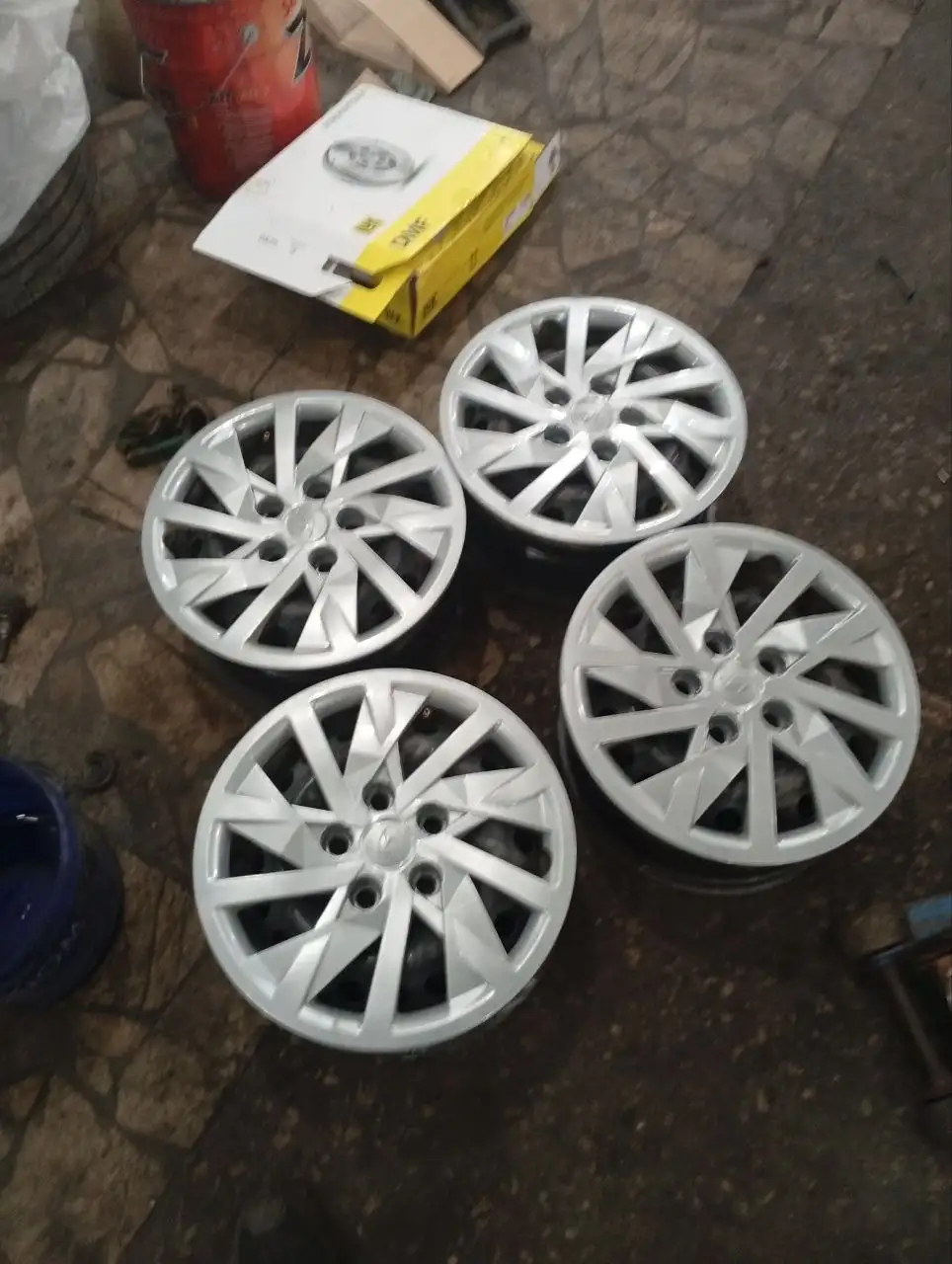 Продажа дисков с шинами от Hyundai Elantra - Диски и шины (Запчасти) в Чебоксары