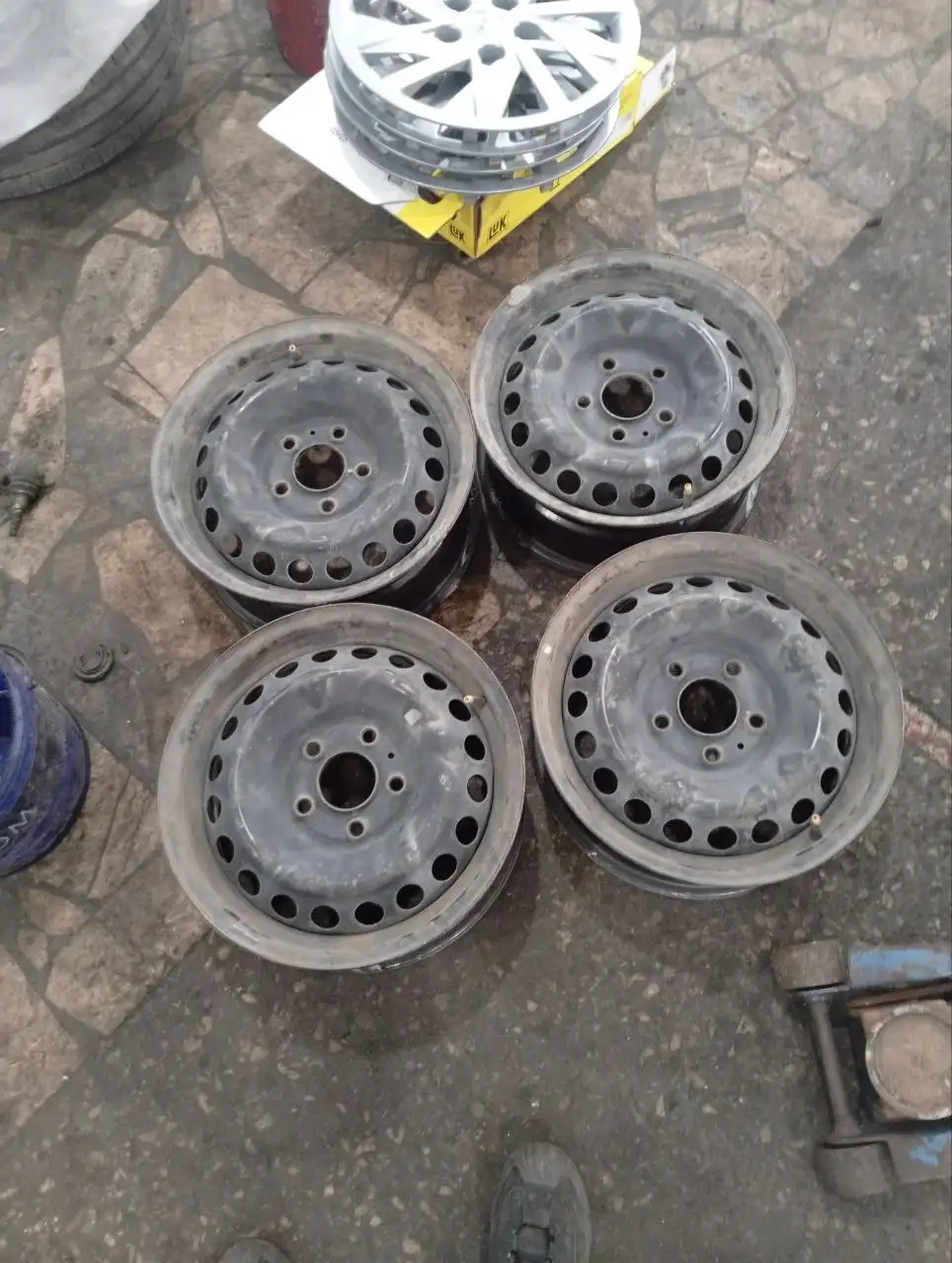 Продажа дисков с шинами от Hyundai Elantra - Диски и шины (Запчасти) в Чебоксары