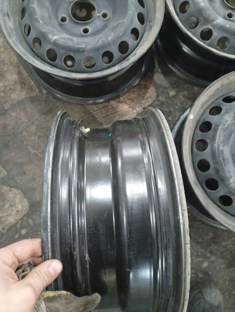 Продажа дисков с шинами от Hyundai Elantra - Диски и шины (Запчасти) в Чебоксары