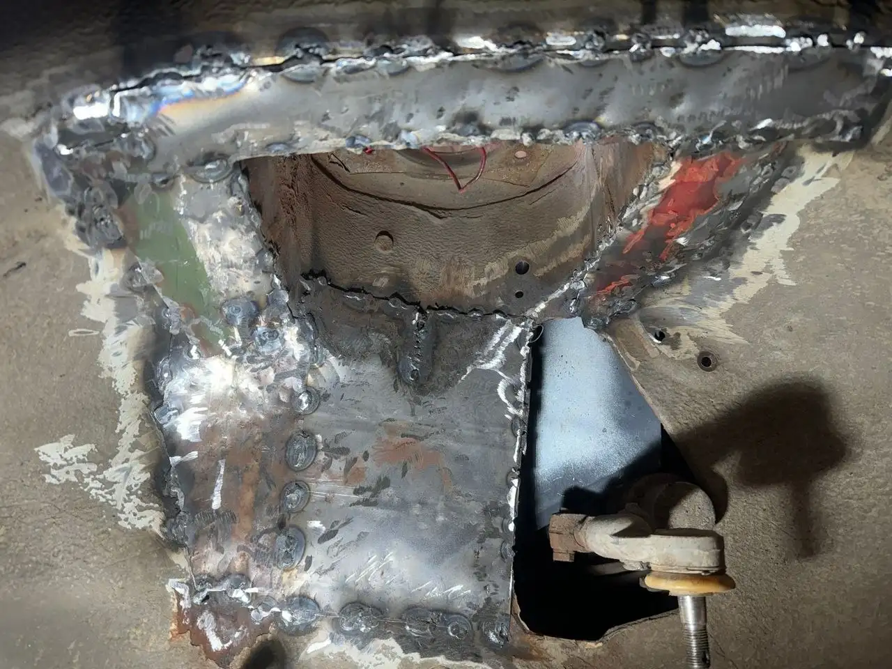 Кузовной ремонт днища, арки, пороги, глушитель - Кузовной ремонт (Авто) в Чебоксары