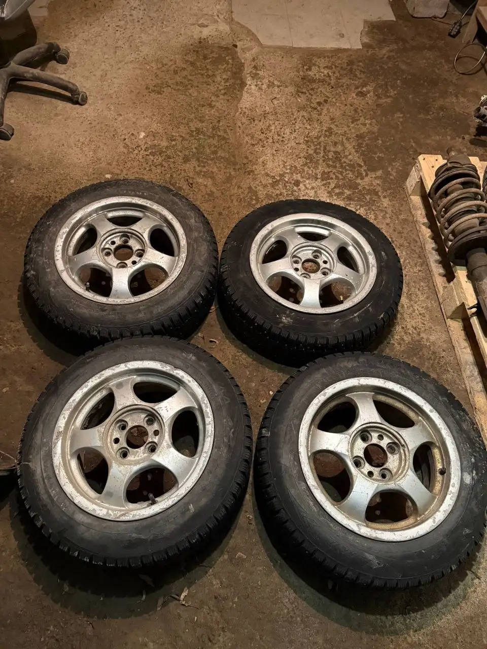 Продам диски R14 с зимней резиной - Шины и диски (Авто) в Чебоксары
