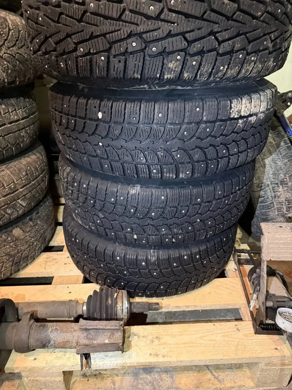 Продам диски R14 с зимней резиной - Шины и диски (Авто) в Чебоксары
