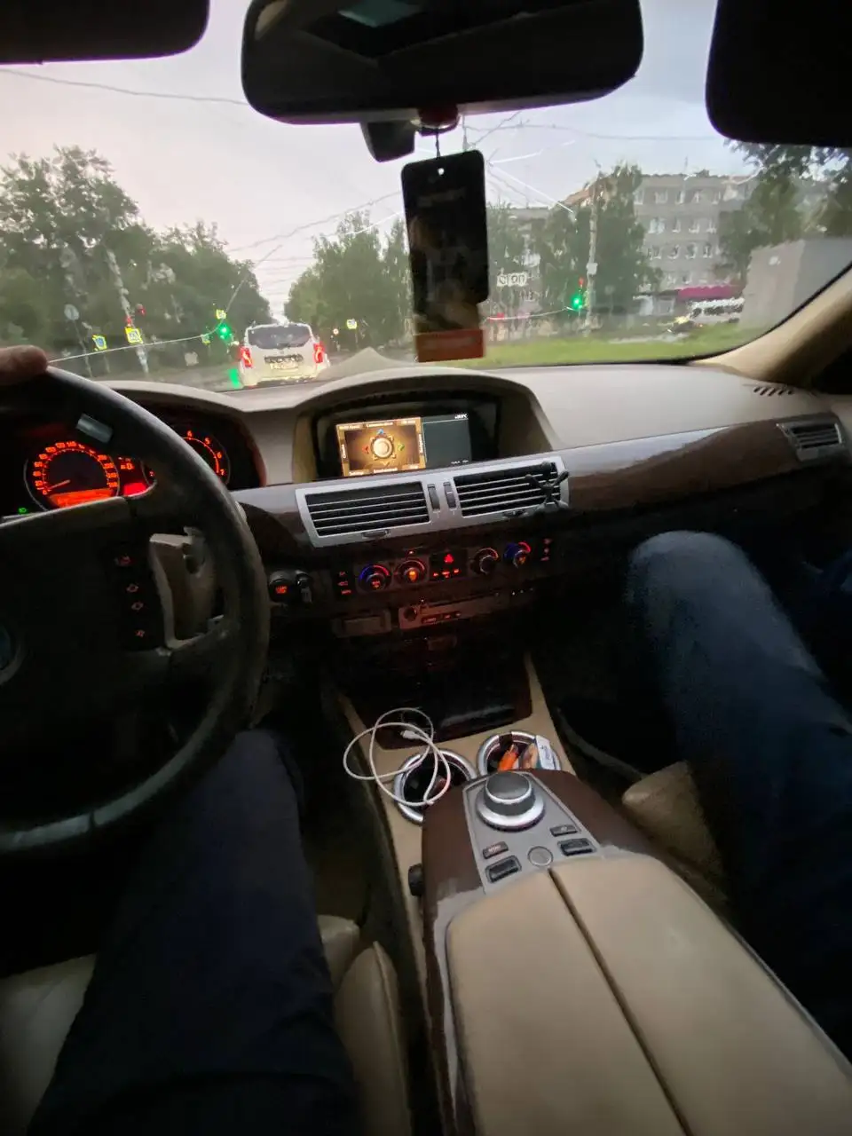 BMW 750 4.8 Лонг на ходу, требуется ремонт - Легковые автомобили (Авто) в Чебоксары