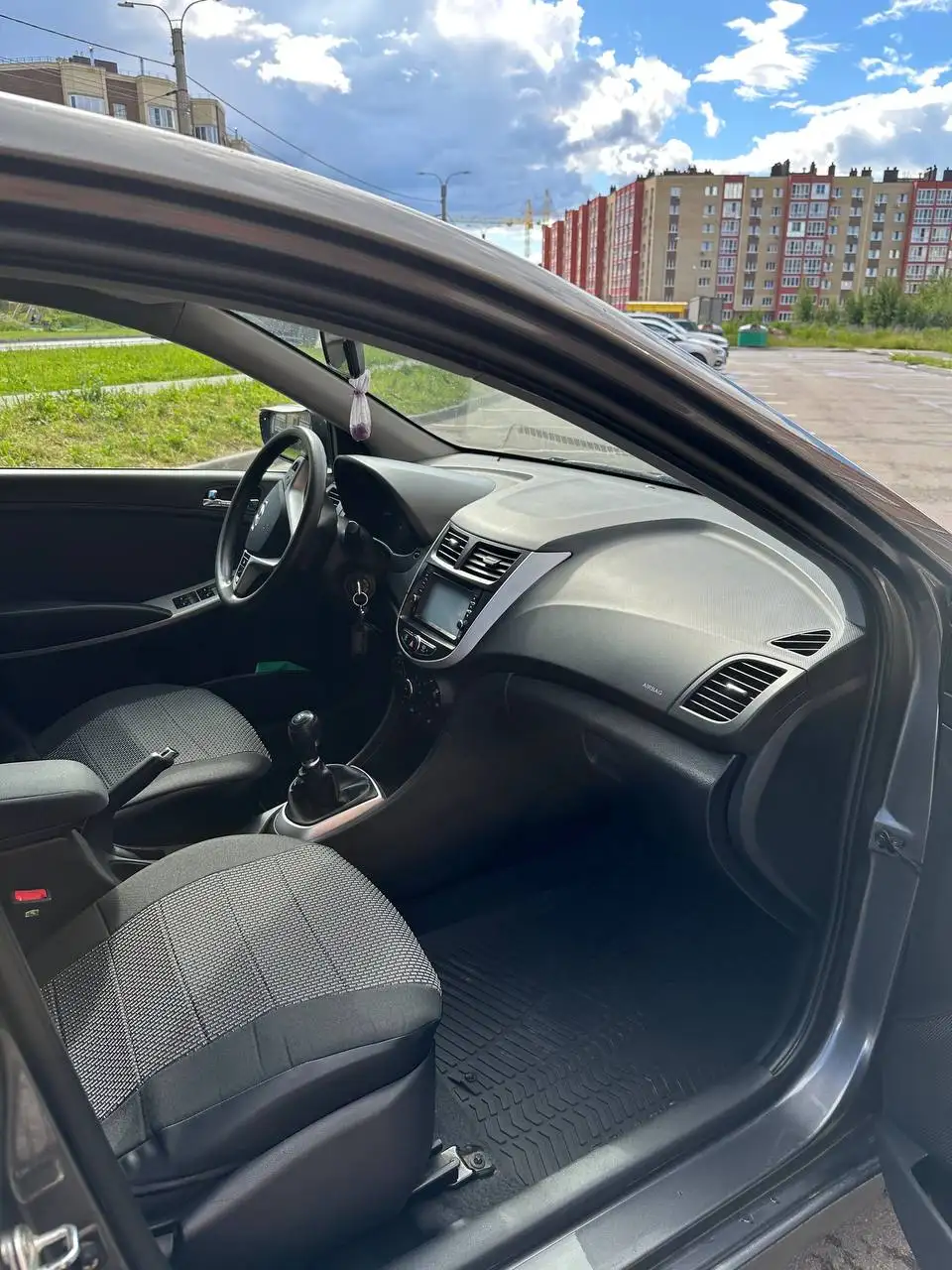 Hyundai Solaris в отличном состоянии - Легковые автомобили (Авто) в Чебоксары