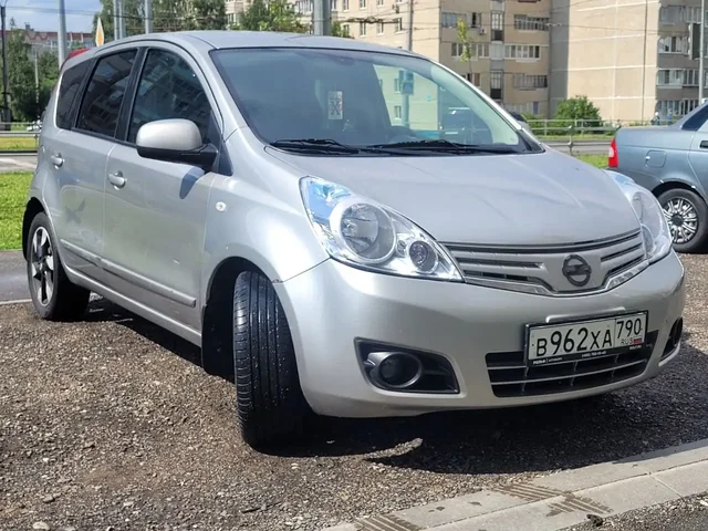 Автомобиль 2013 года, 2 владельца - Обмен в Неизвестно