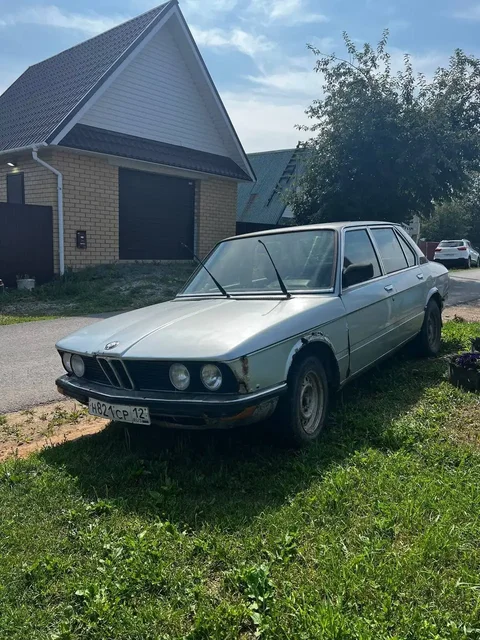 Продаю БМВ 5 e28 1984 - Запчасти для авто в Чебоксары