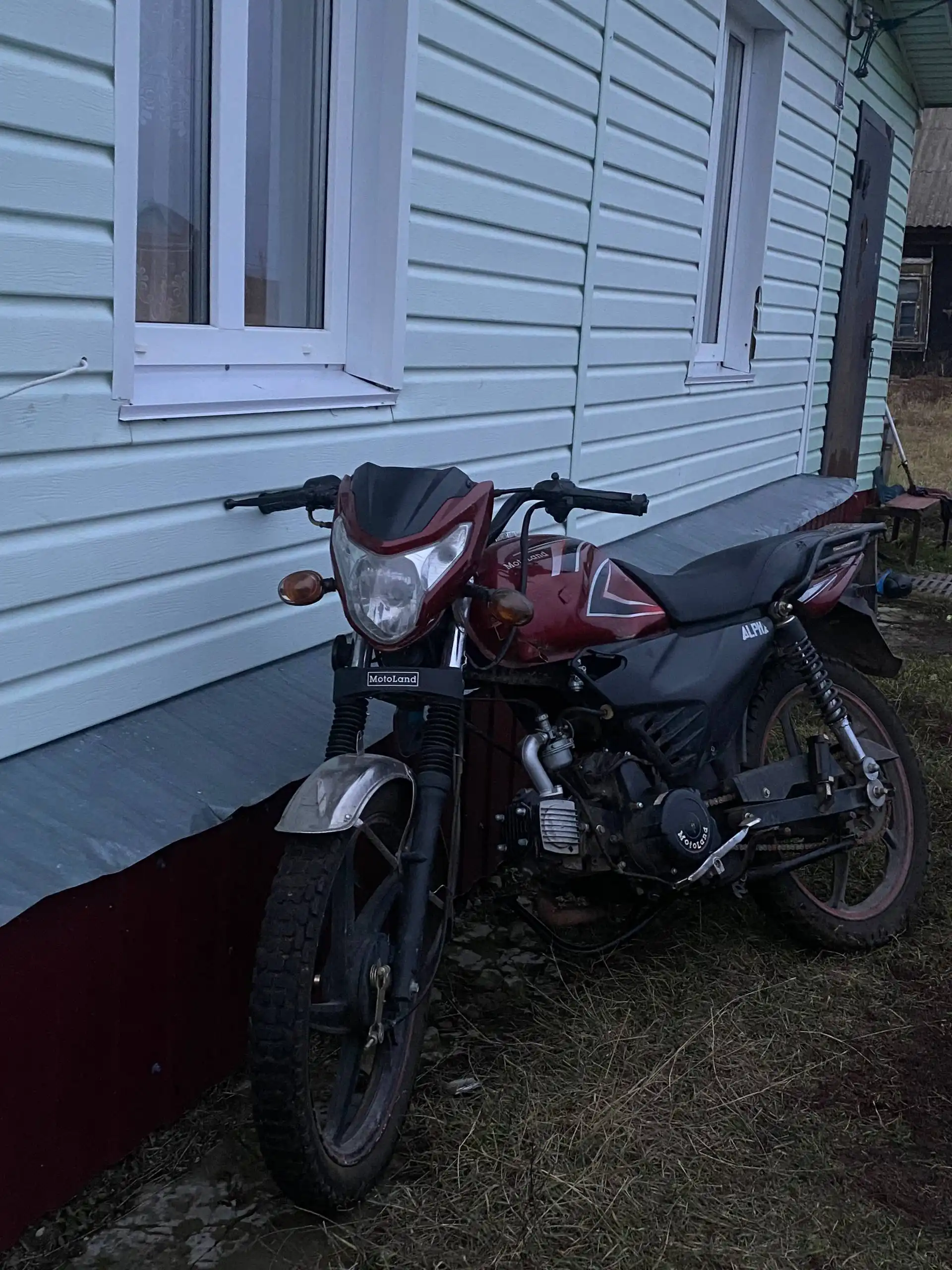 Продам мотоцикл 125 кубов с документами и запчастями