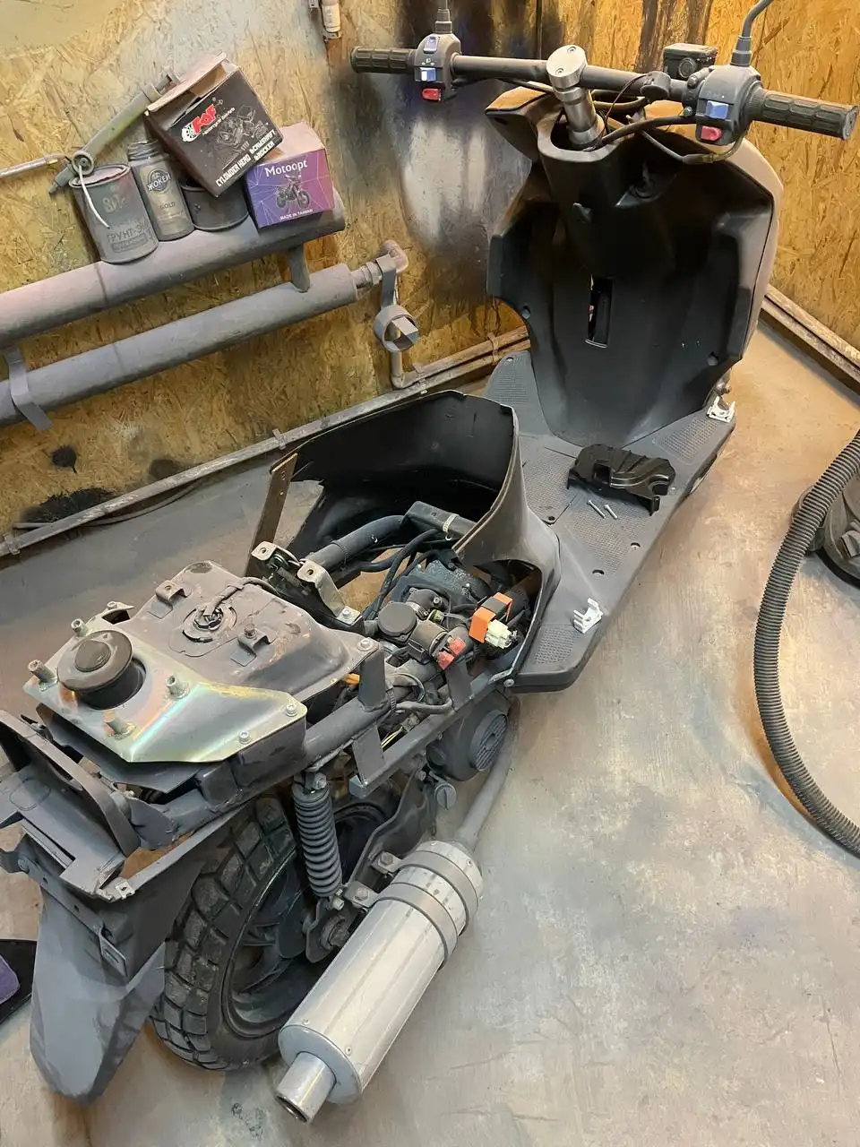 Мотоцикл с перебранным двигателем