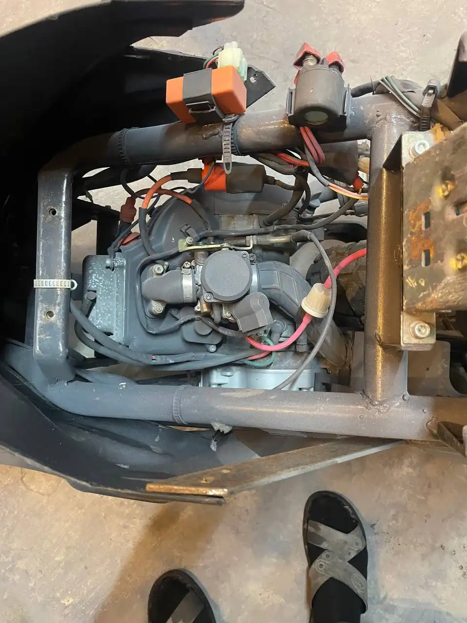 Мотоцикл с перебранным двигателем