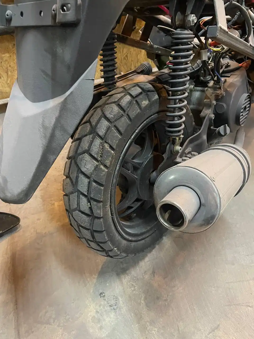 Мотоцикл с перебранным двигателем