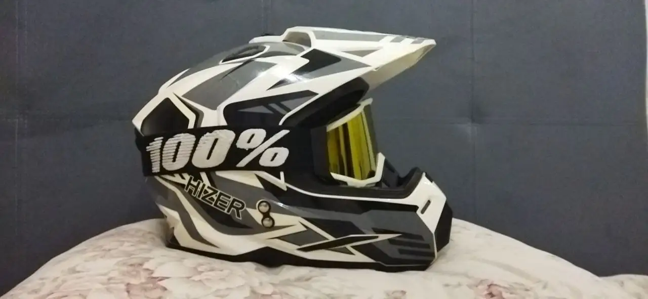 Продажа мотоциклетного шлема с очками и без - Мотоэкипировка (Барахолка) в Саранск