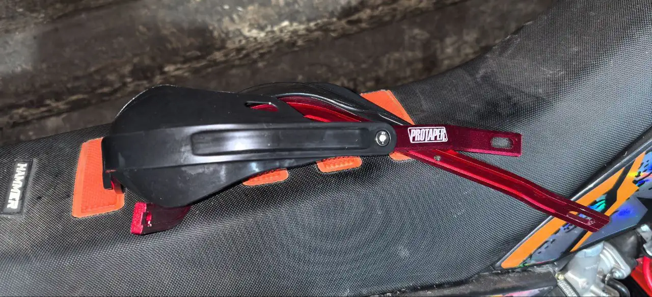 Продам защиту рук на эндуро - Мотоэкипировка (Хобби и отдых) в Саранск