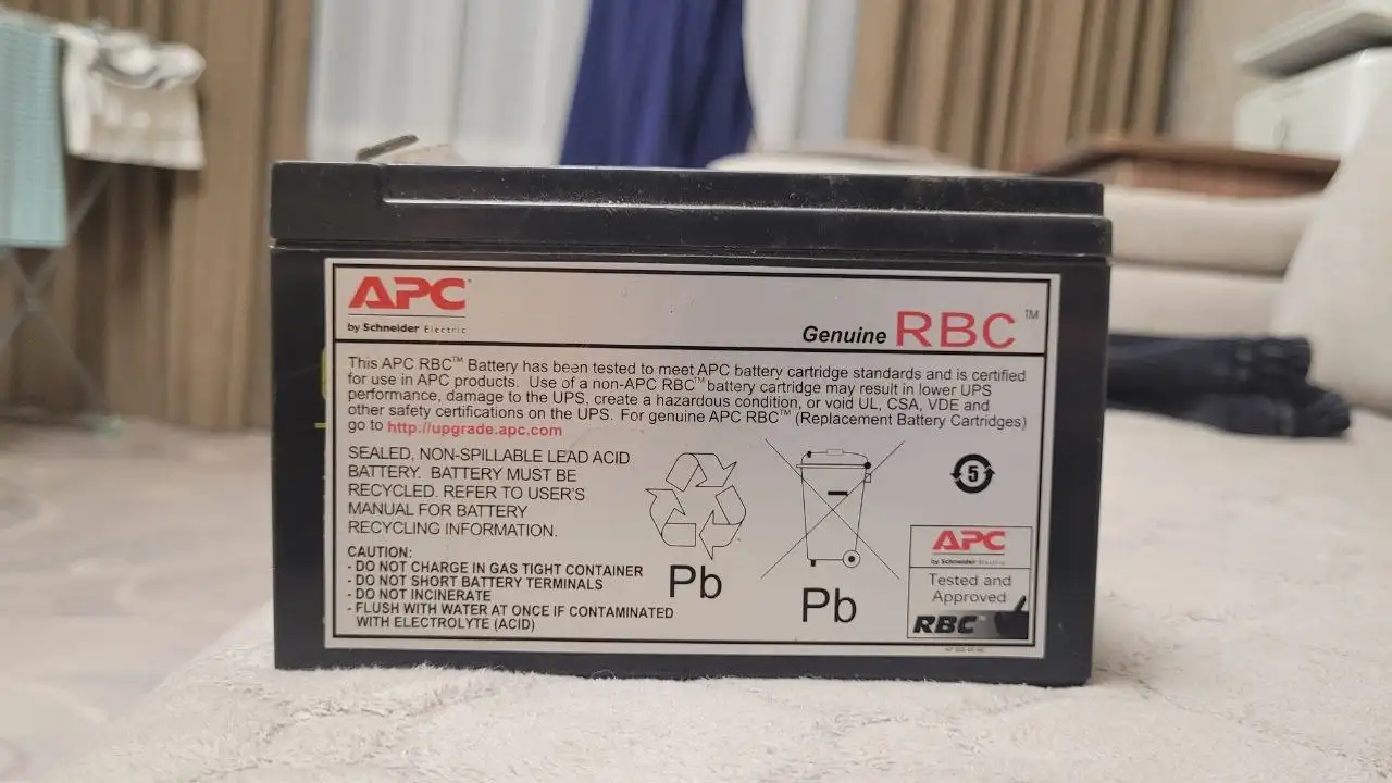 Карбюратор ПЗ-19 и аккумулятор для мотоцикла - Мотоциклетные запчасти (Запчасти) в Саранск