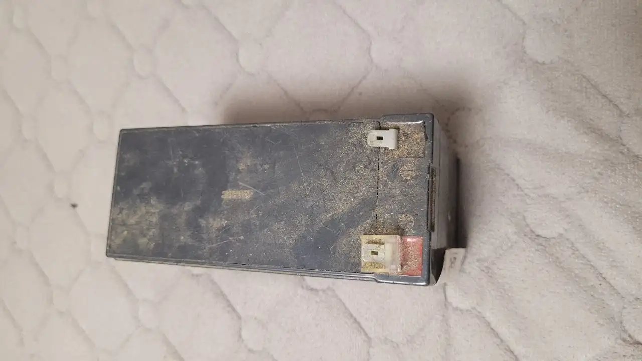 Карбюратор ПЗ-19 и аккумулятор для мотоцикла - Мотоциклетные запчасти (Запчасти) в Саранск