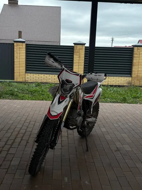 Надёжный мотоцикл с пробегом 4000 км - Внедорожники в Саранск