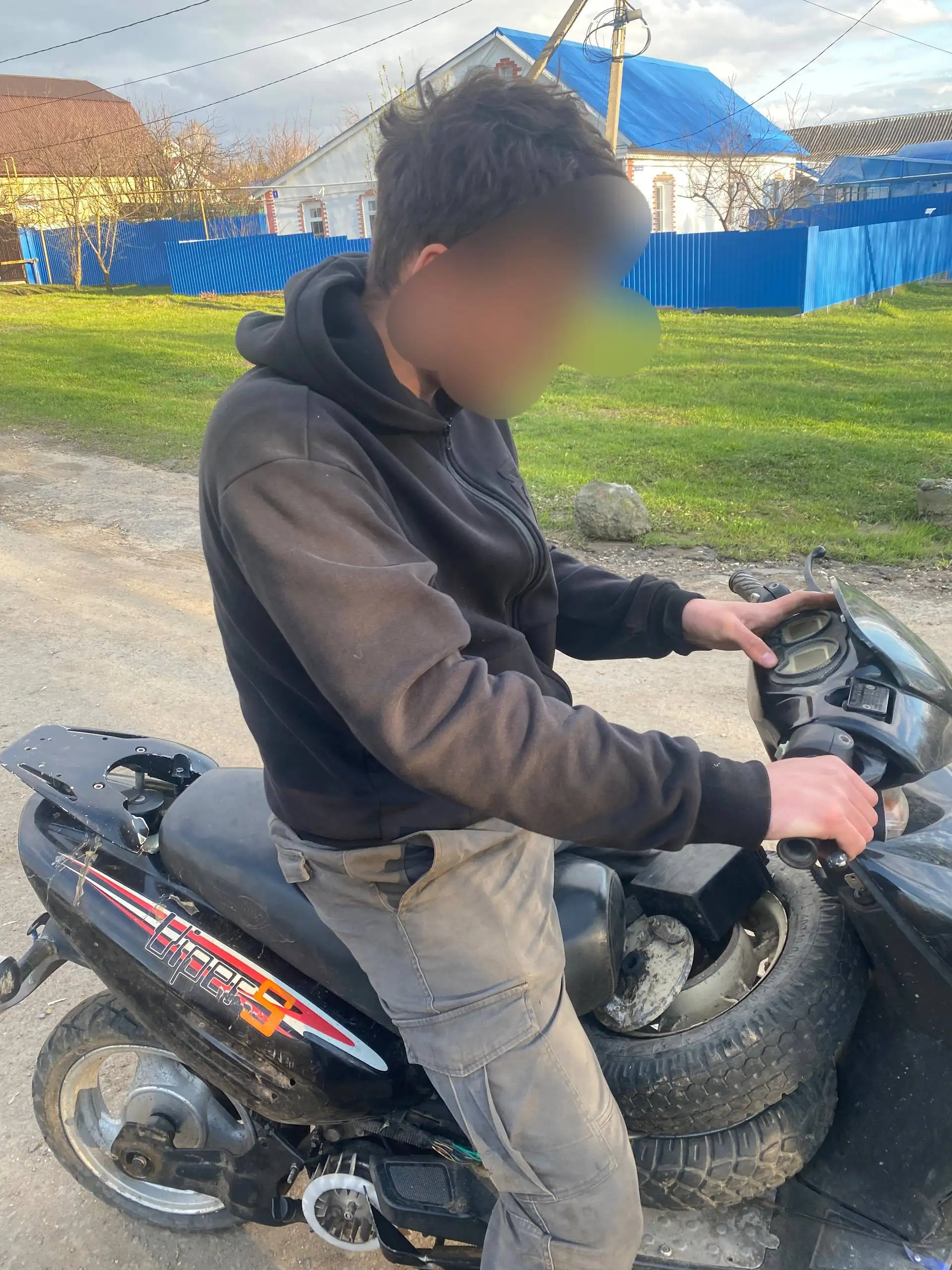 Продам скутер 9к с негром в подарок - Скутер (Авто) в Саранск