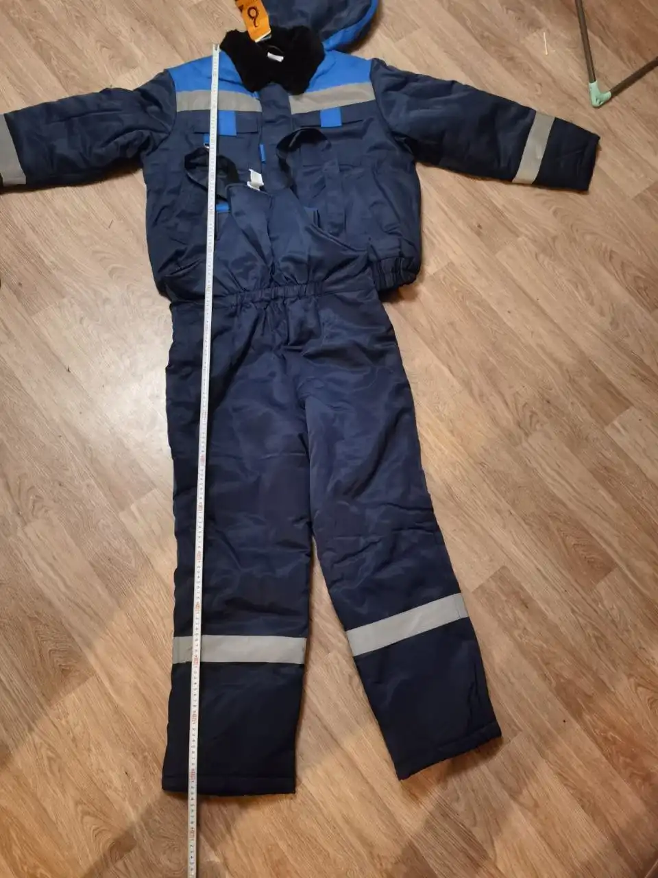 Продам демисезонный костюм 52-54р