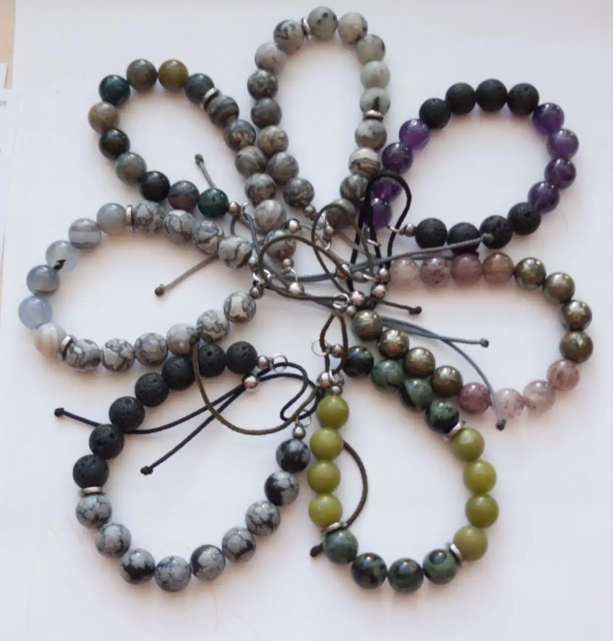 Распродажа коллекции браслетов из натуральных камней бренда Sigurd