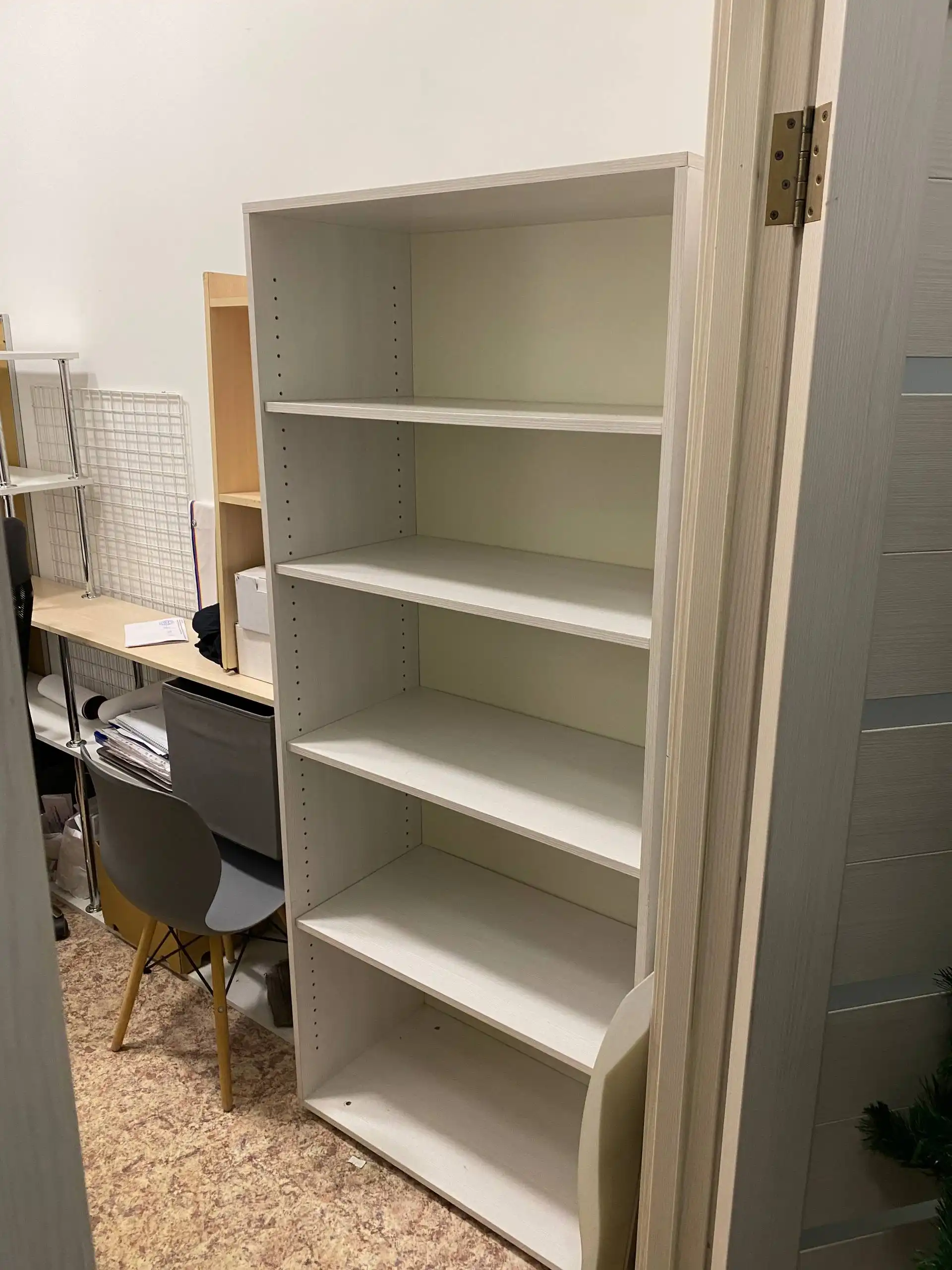 Письменный стол с тумбой и стеллажом б/у