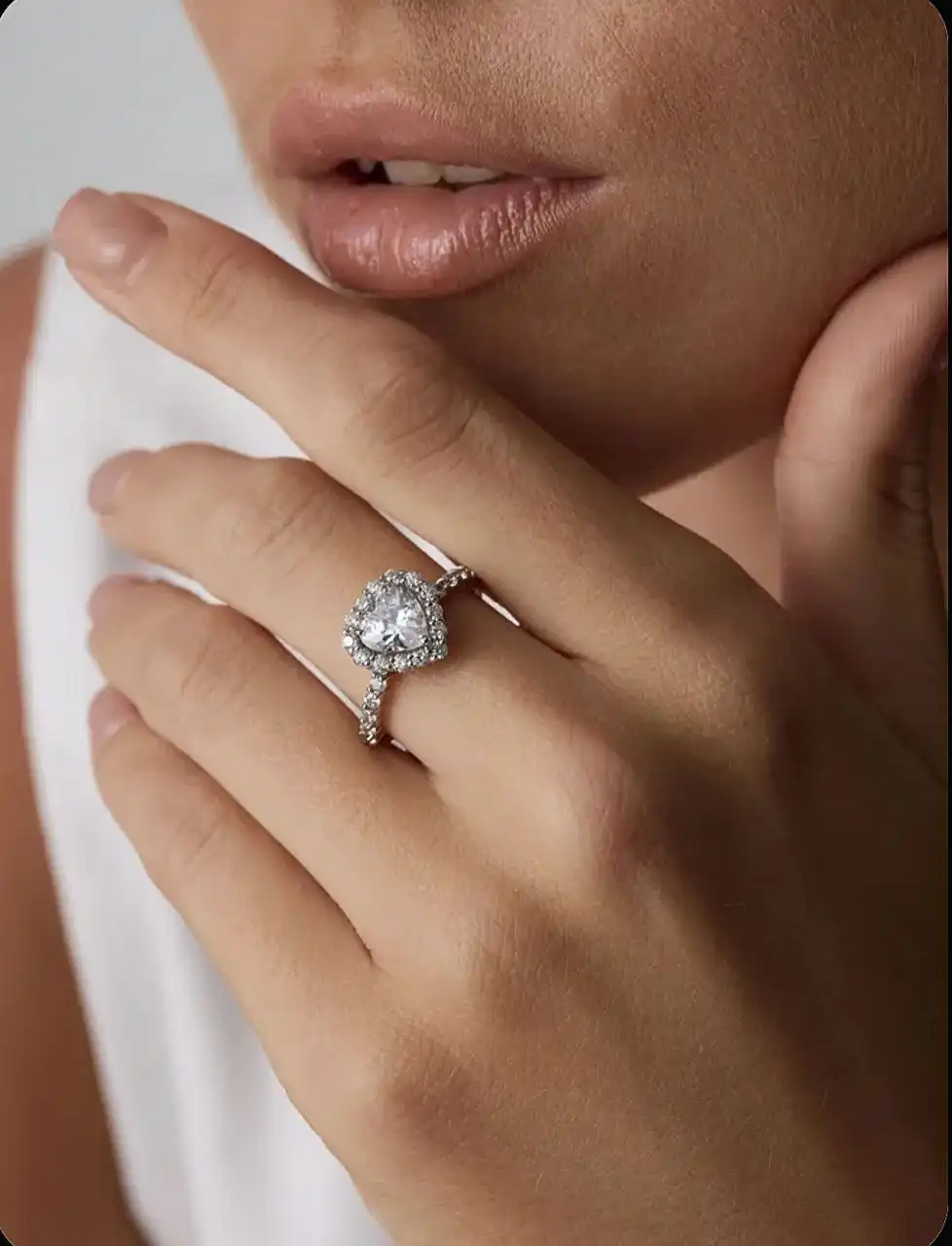 Серебряное кольцо с сердцем 925 пробы