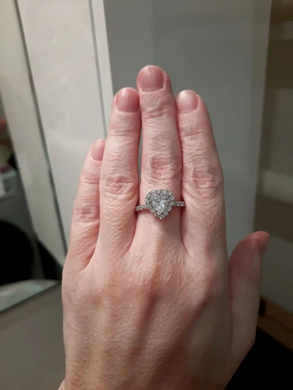 Серебряное кольцо с сердцем 925 пробы