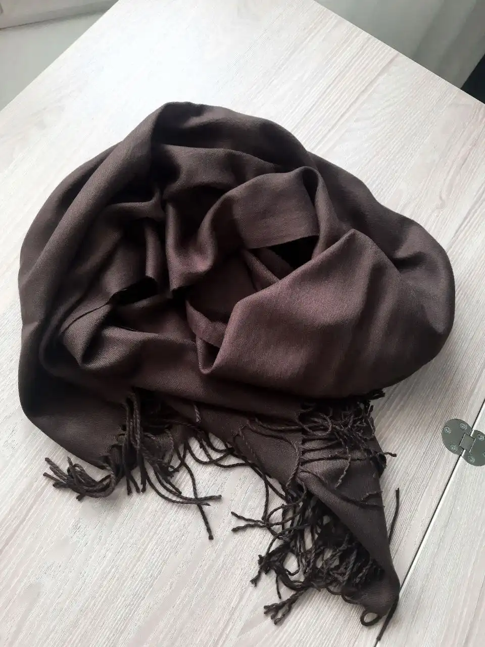 Палантин шоколадного цвета с вискозой