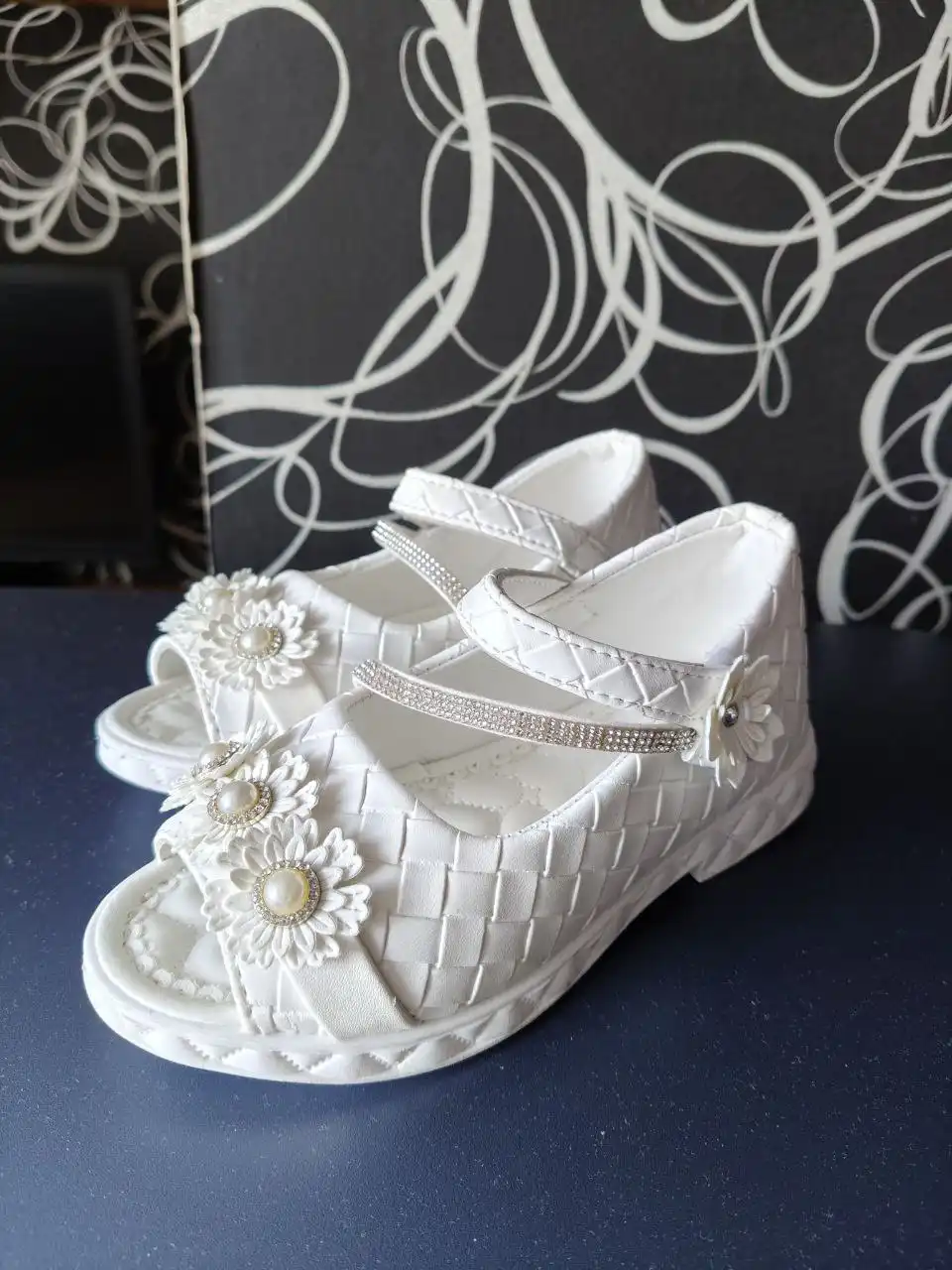 Продам нарядные туфли размер 27