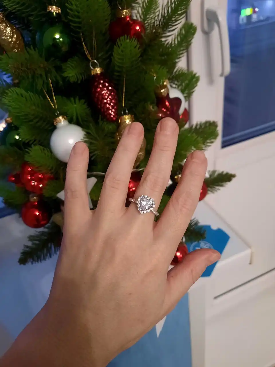 Серебряное кольцо с фианитами