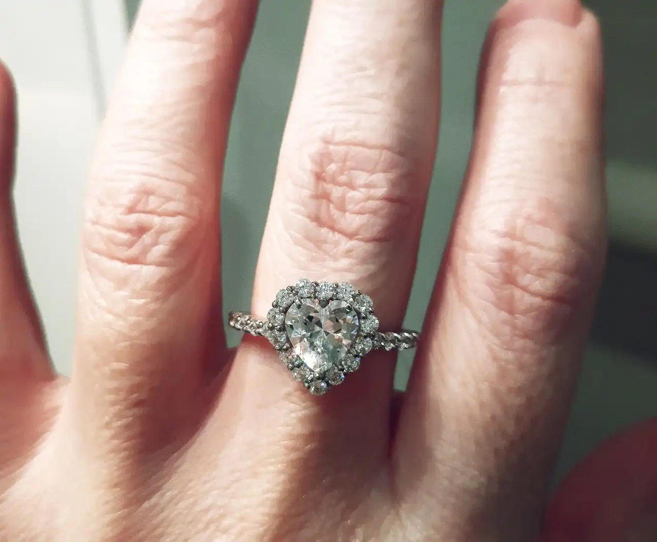 Серебряное кольцо с фианитами