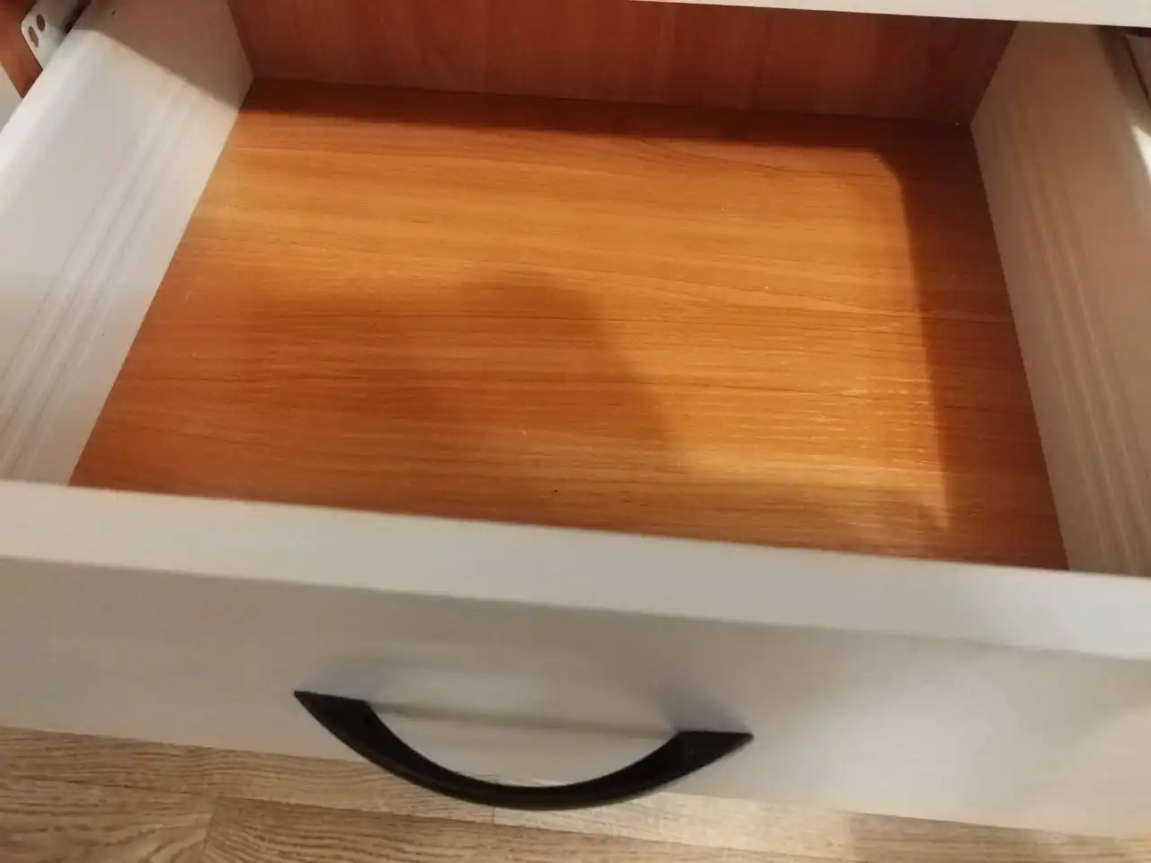 Продам стеллаж-шкаф с ящиками и стеклянными дверцами