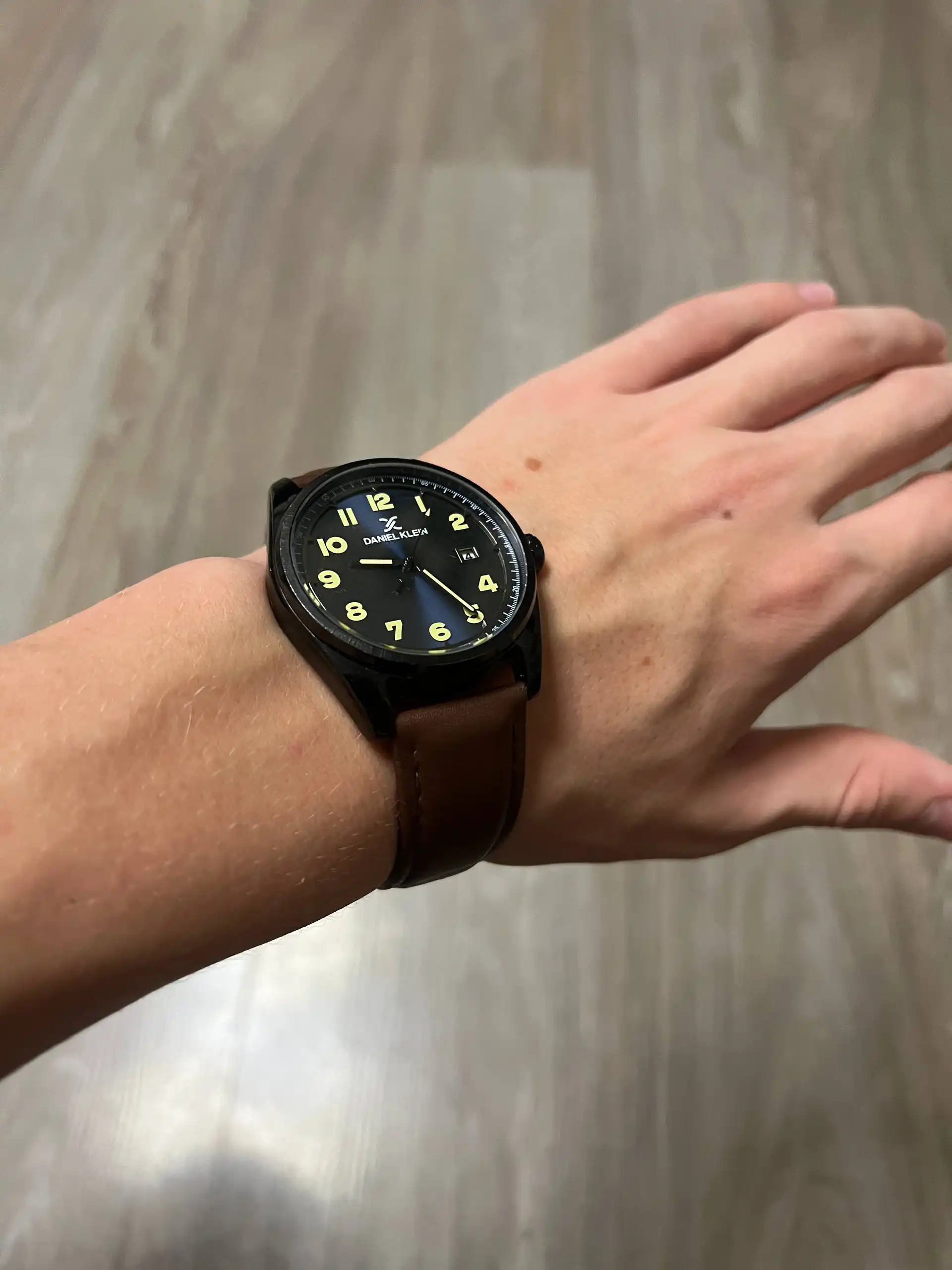 Продажа мужских часов Daniel klen