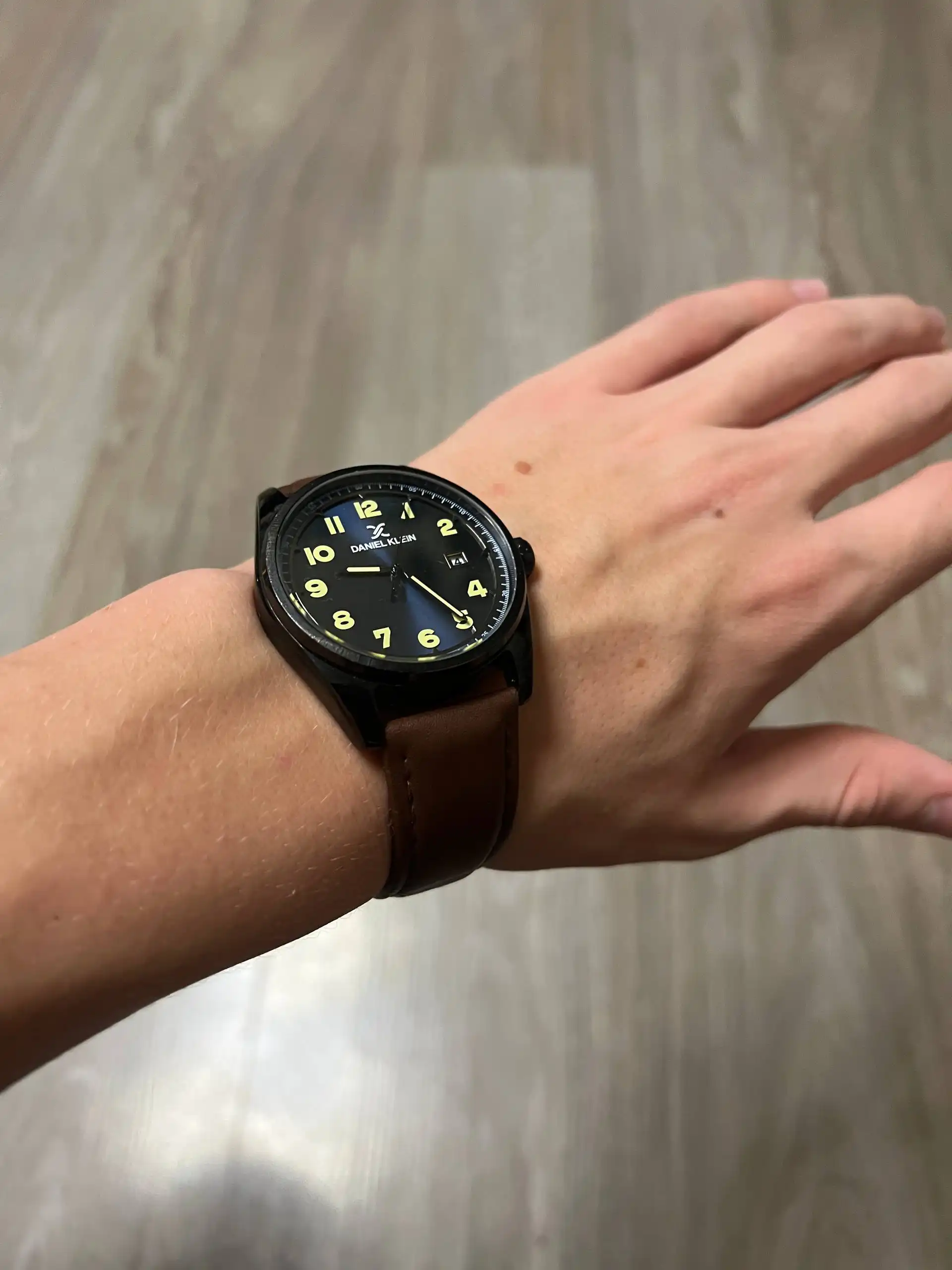 Продажа мужских часов Daniel klen